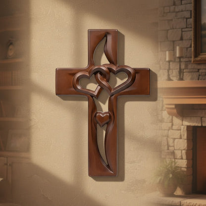 Ръчно изработен дървен кръст с форма на сърце за декорация на стена